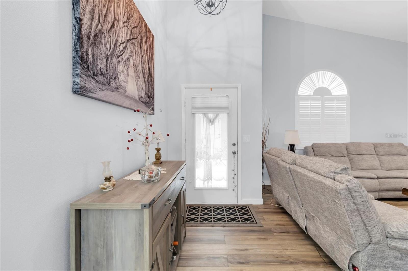 Image 4 of 36 For 3837 Darston Street