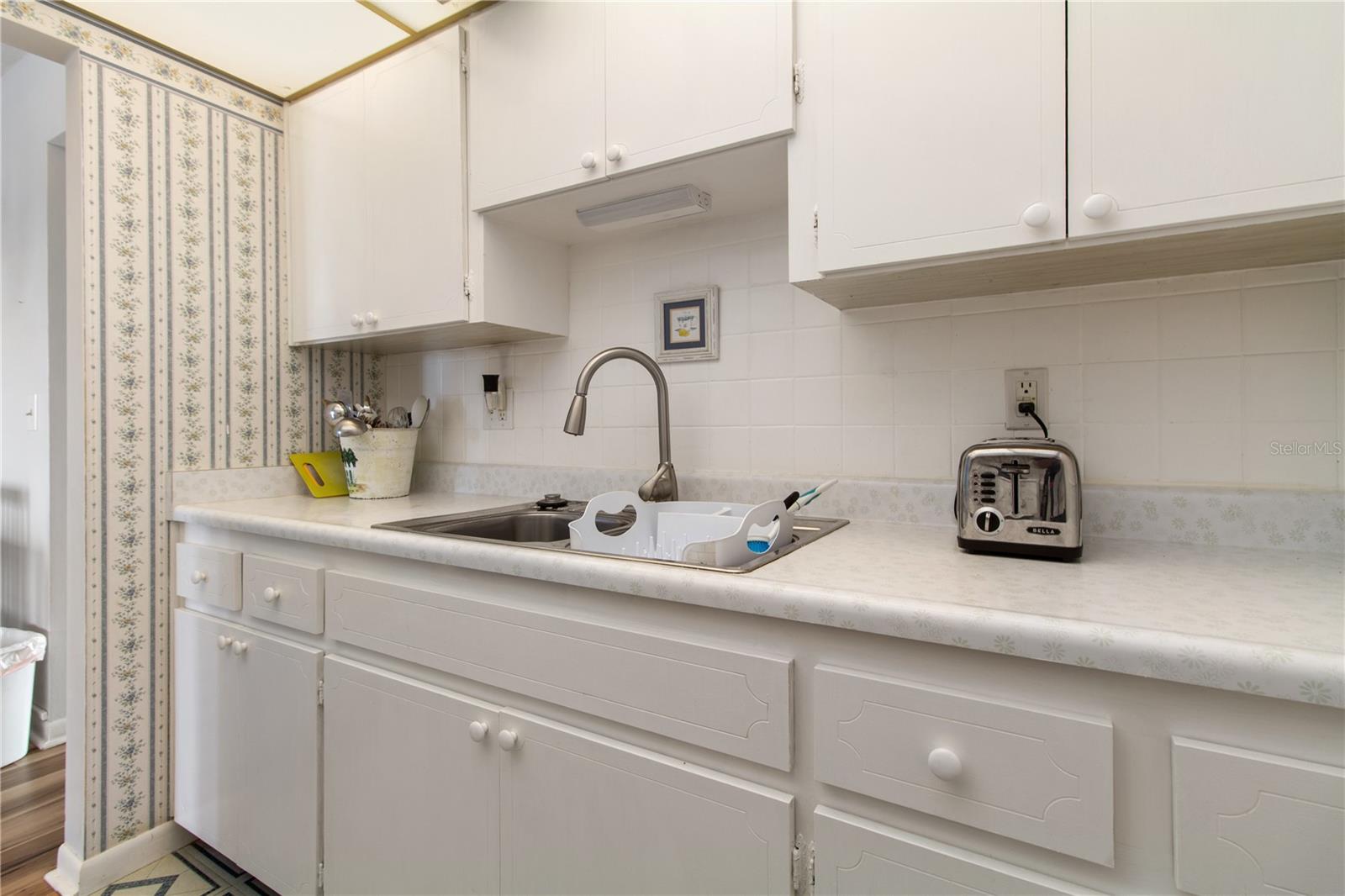 Image 10 of 25 For 1235 Highland Avenue 5-608