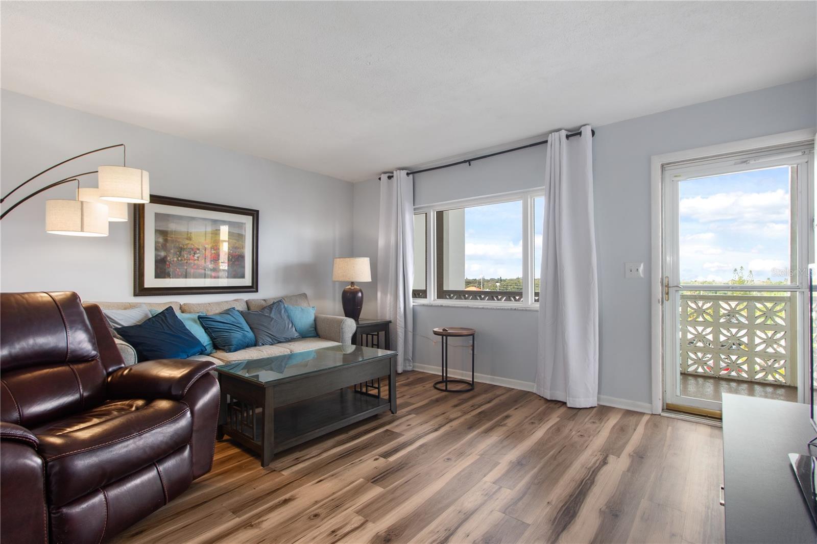 Image 3 of 25 For 1235 Highland Avenue 5-608