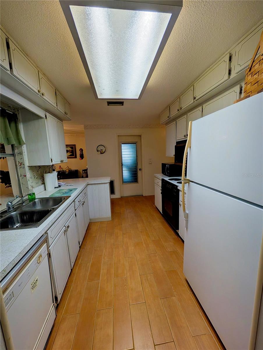 Image 43 of 77 For 9946 39th Way N