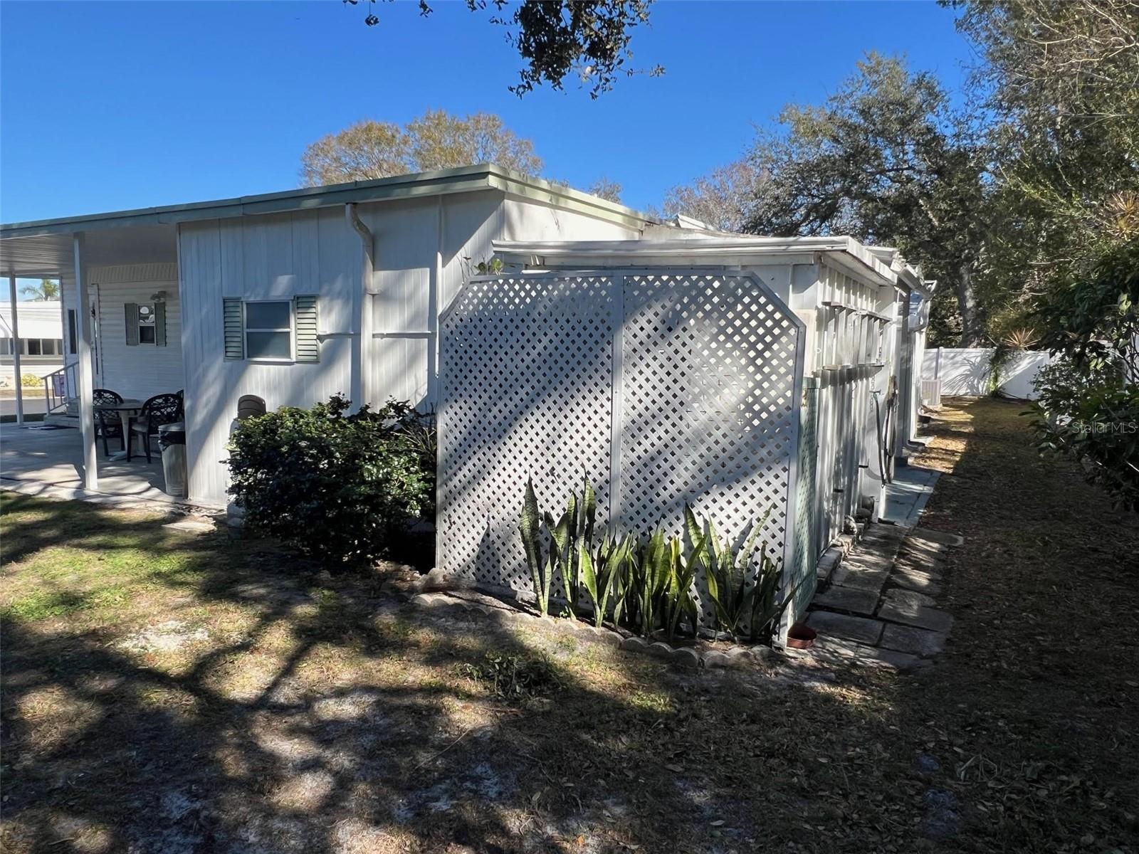 Image 5 of 26 For 12651 Seminole Boulevard 28a