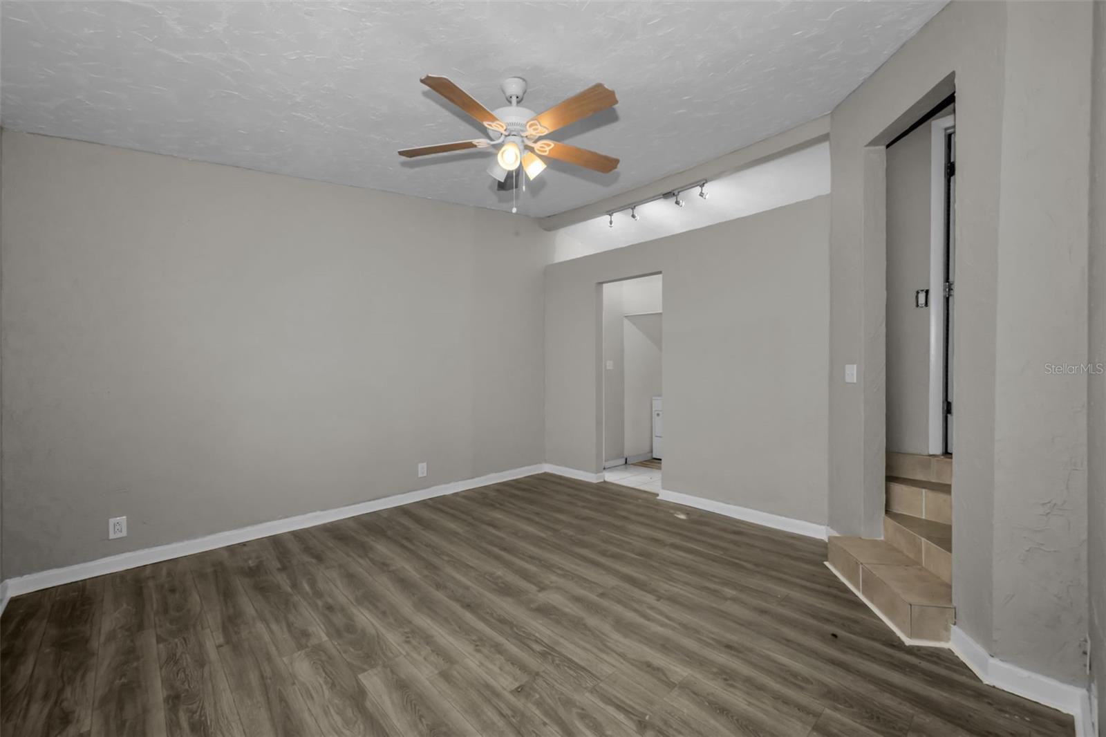 Image 14 of 27 For 1122 Oakwood Street