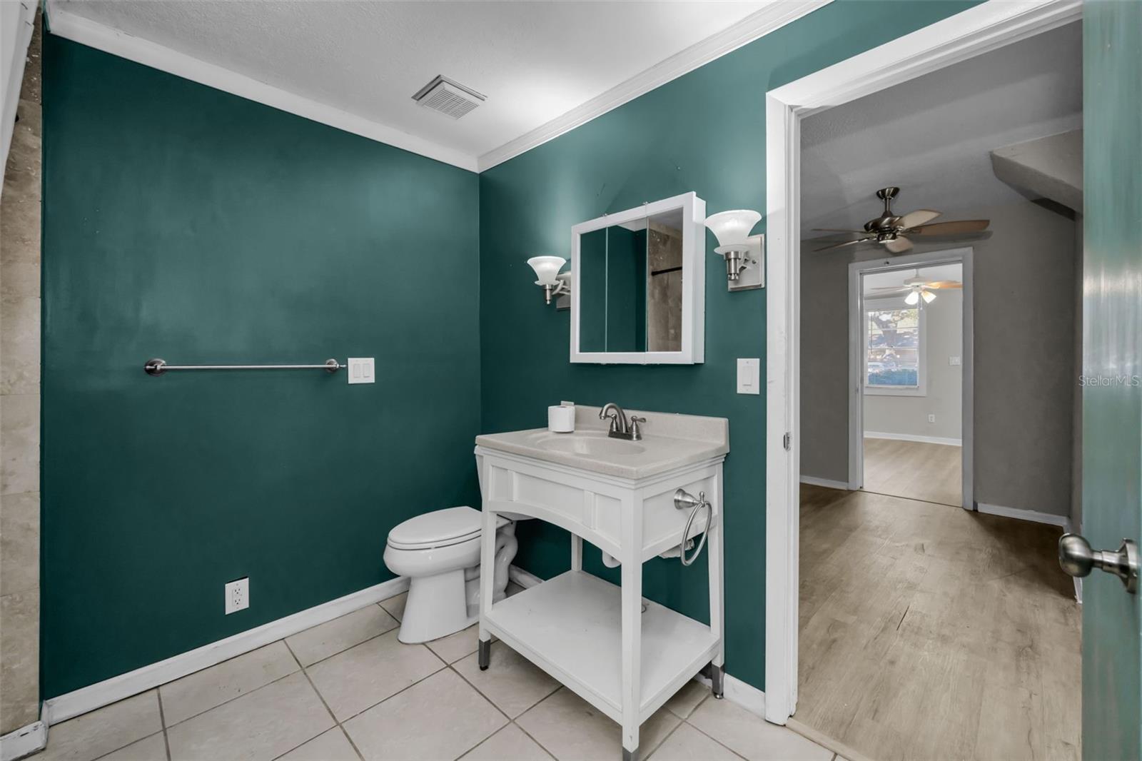 Image 16 of 27 For 1122 Oakwood Street