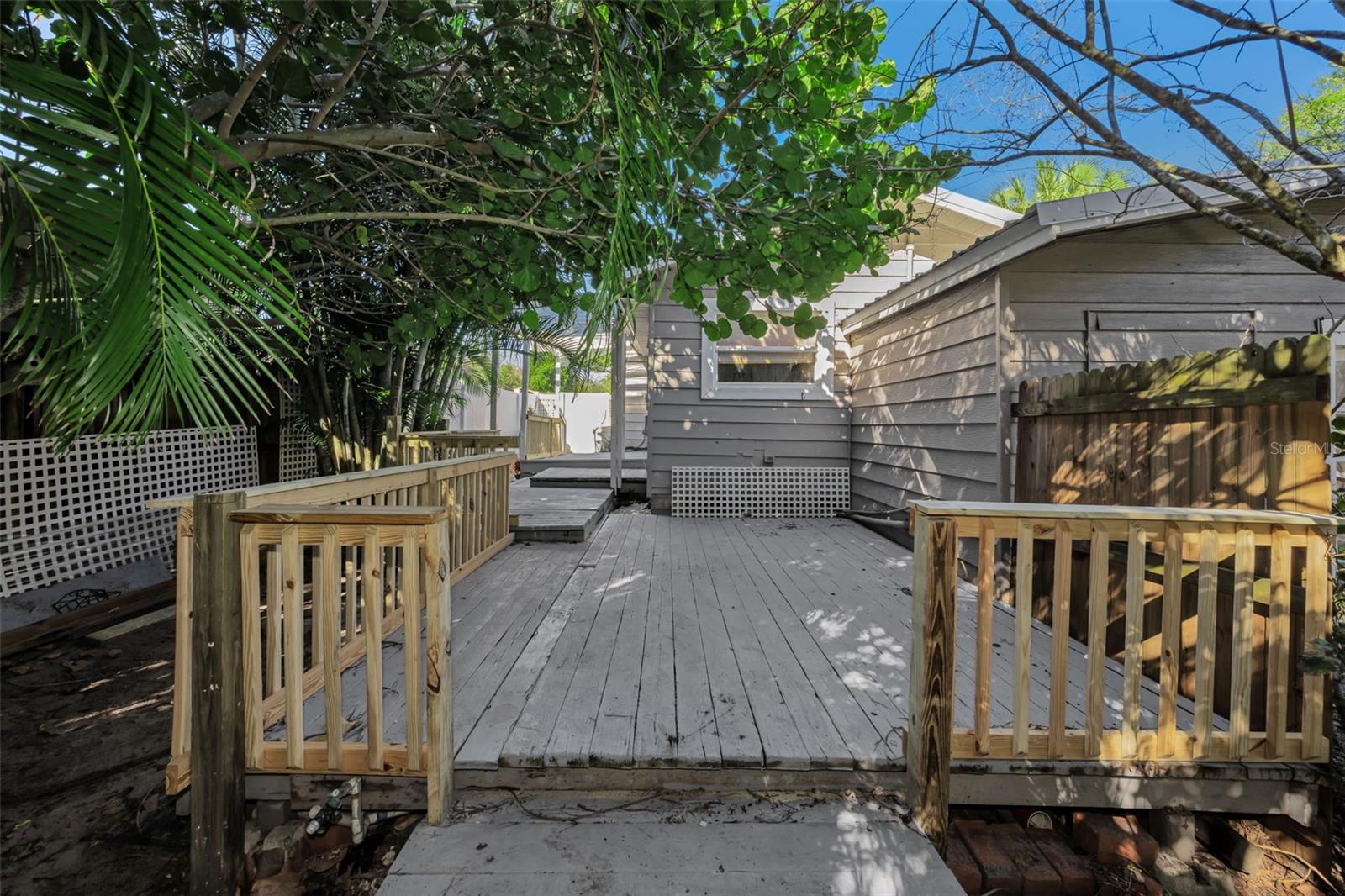 Image 25 of 27 For 1122 Oakwood Street