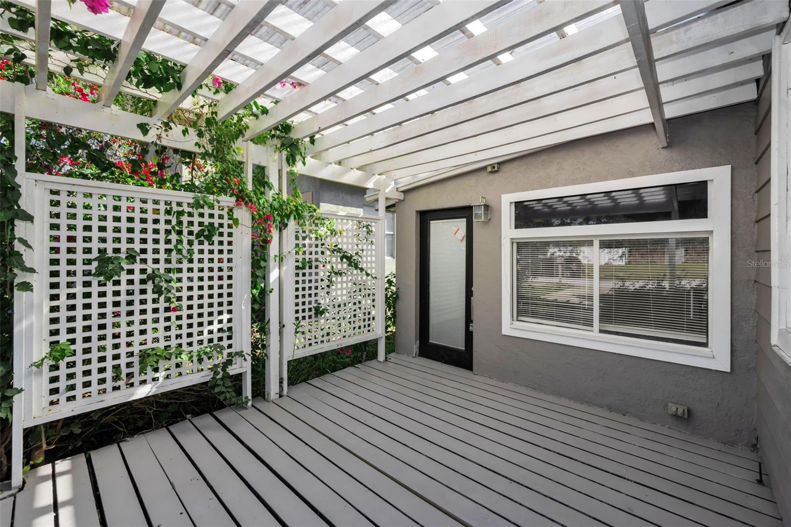 Image 4 of 27 For 1122 Oakwood Street