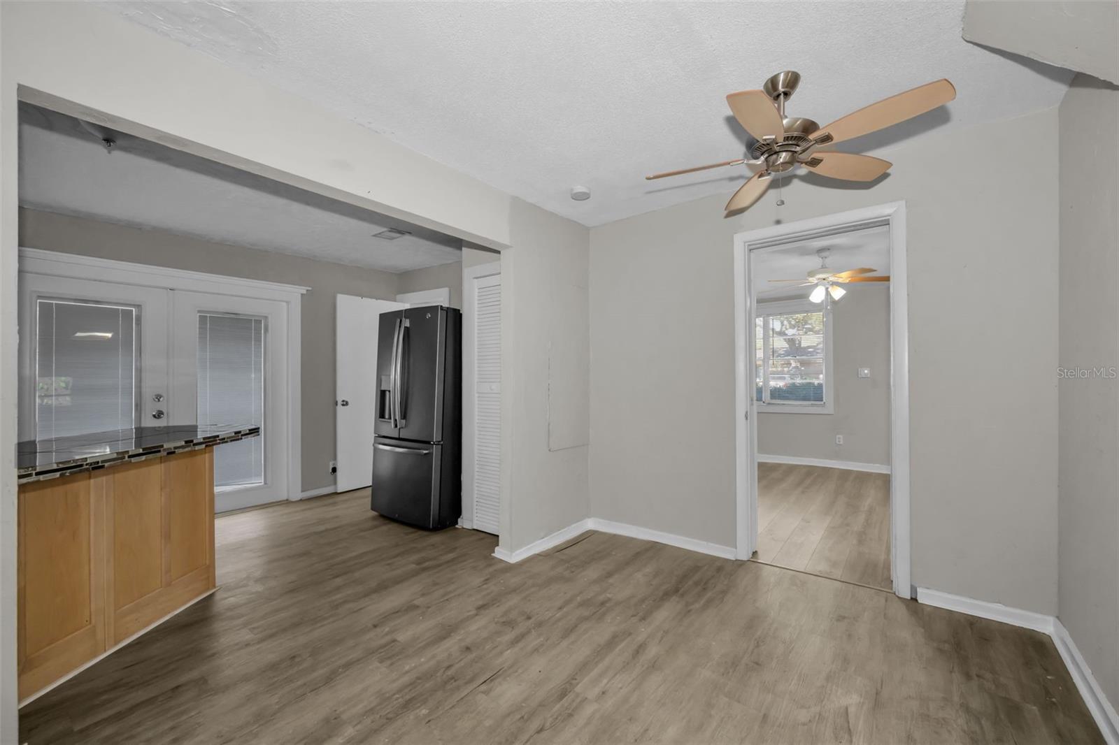 Image 9 of 27 For 1122 Oakwood Street