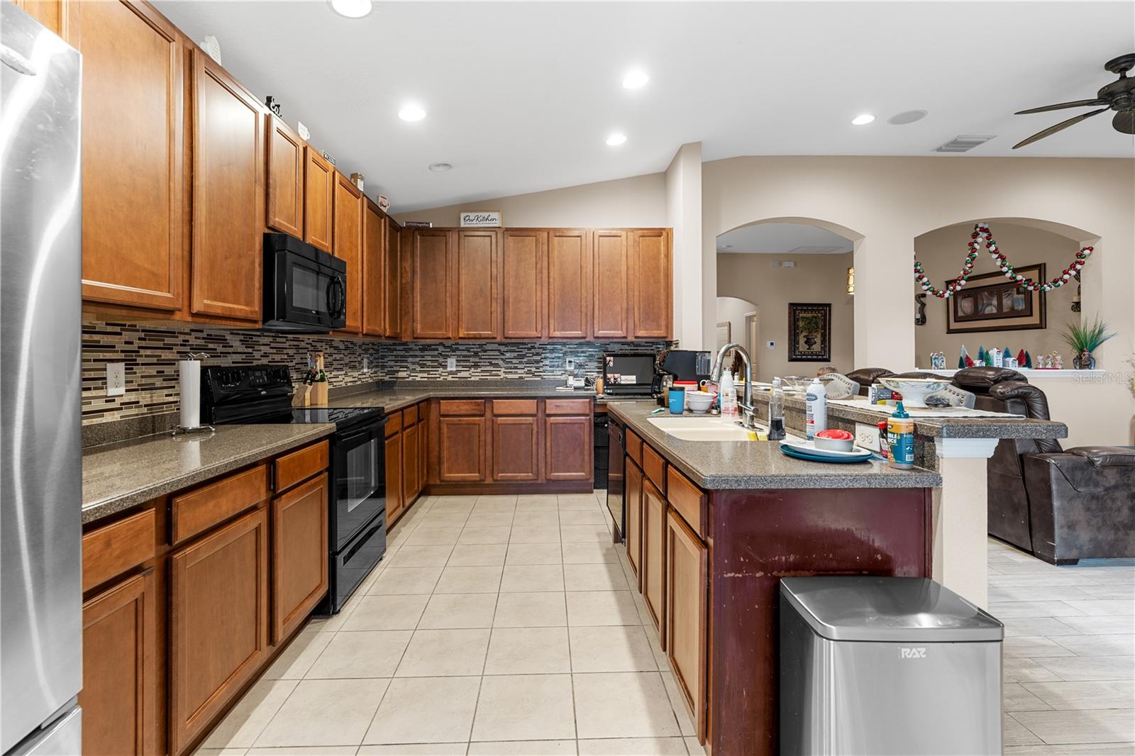 Listing photo id 10 for 6729 Boulder Run Loop