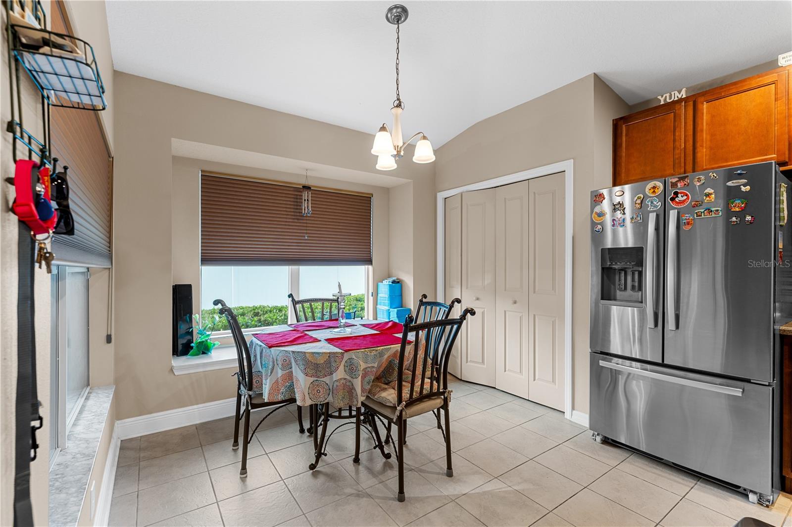 Listing photo id 11 for 6729 Boulder Run Loop