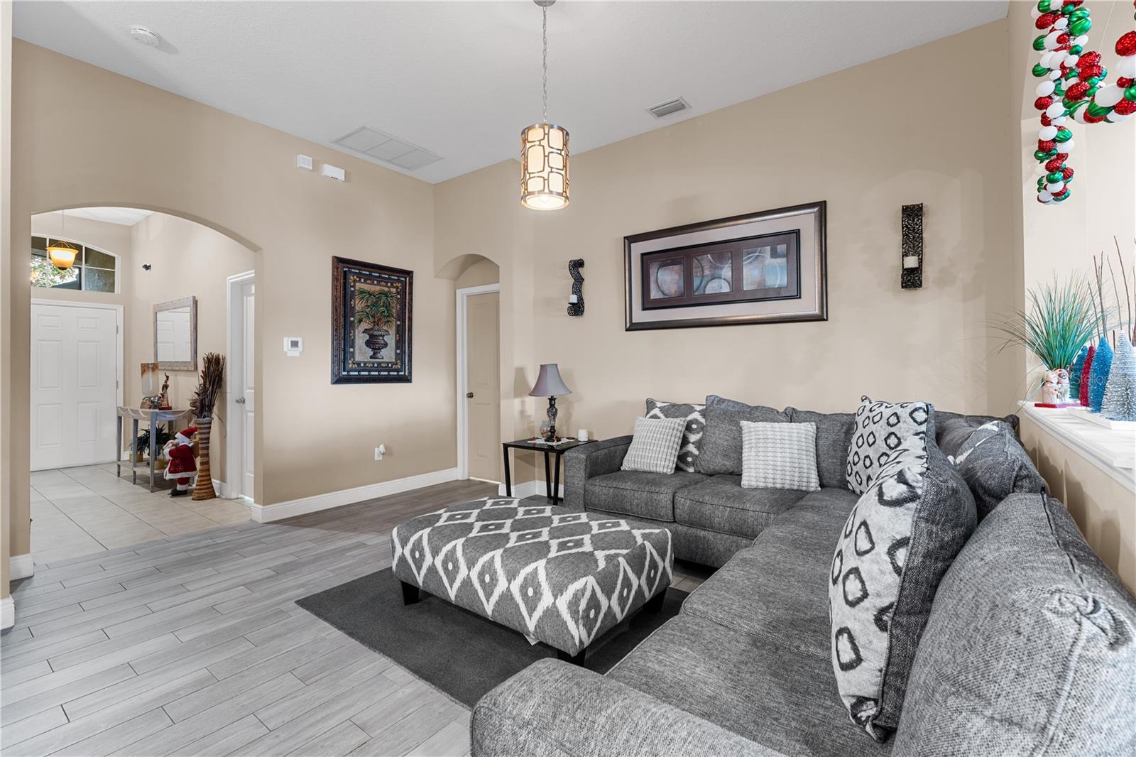 Listing photo id 6 for 6729 Boulder Run Loop