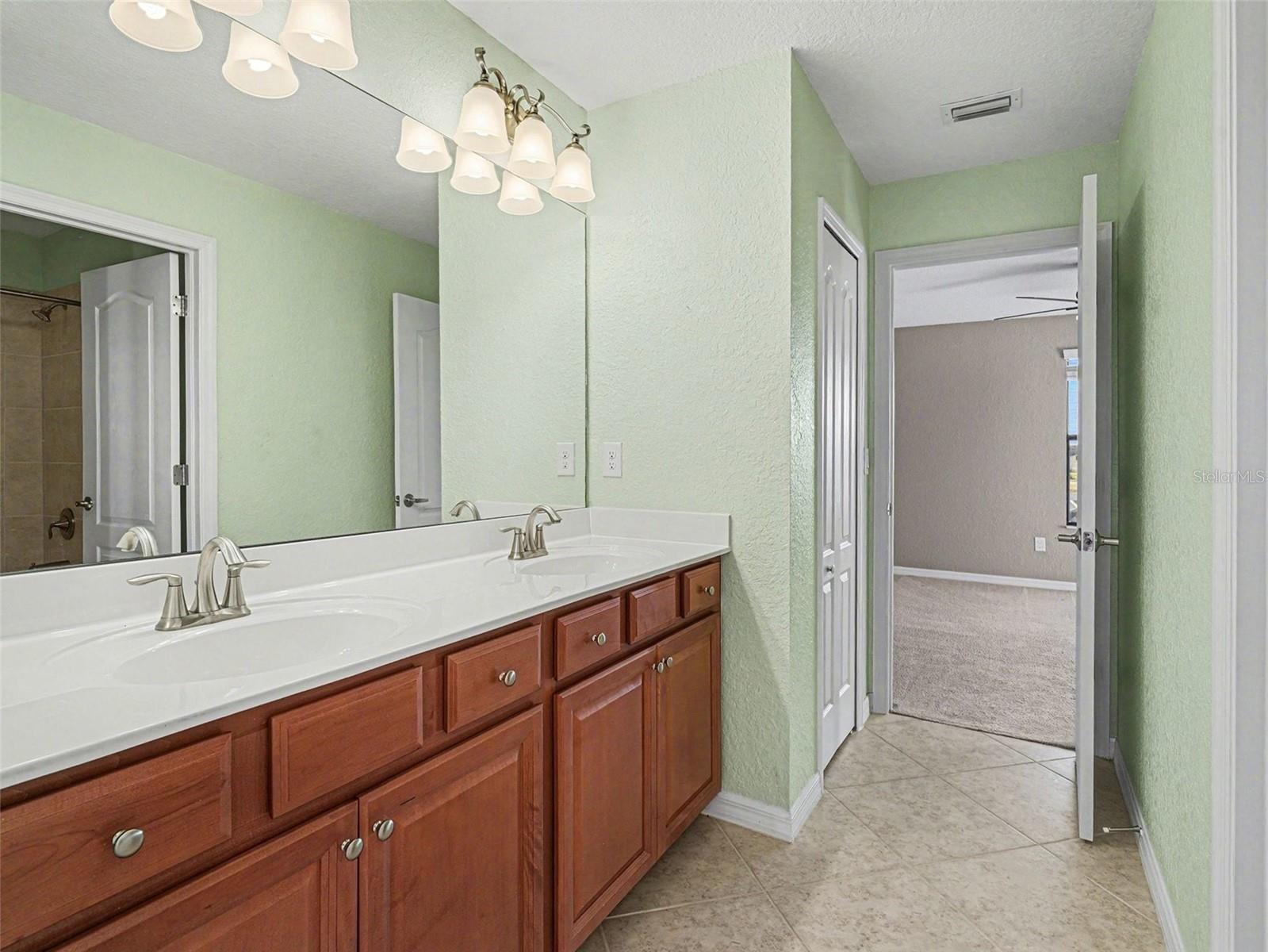 Image 16 of 28 For 6467 Willowshire Way