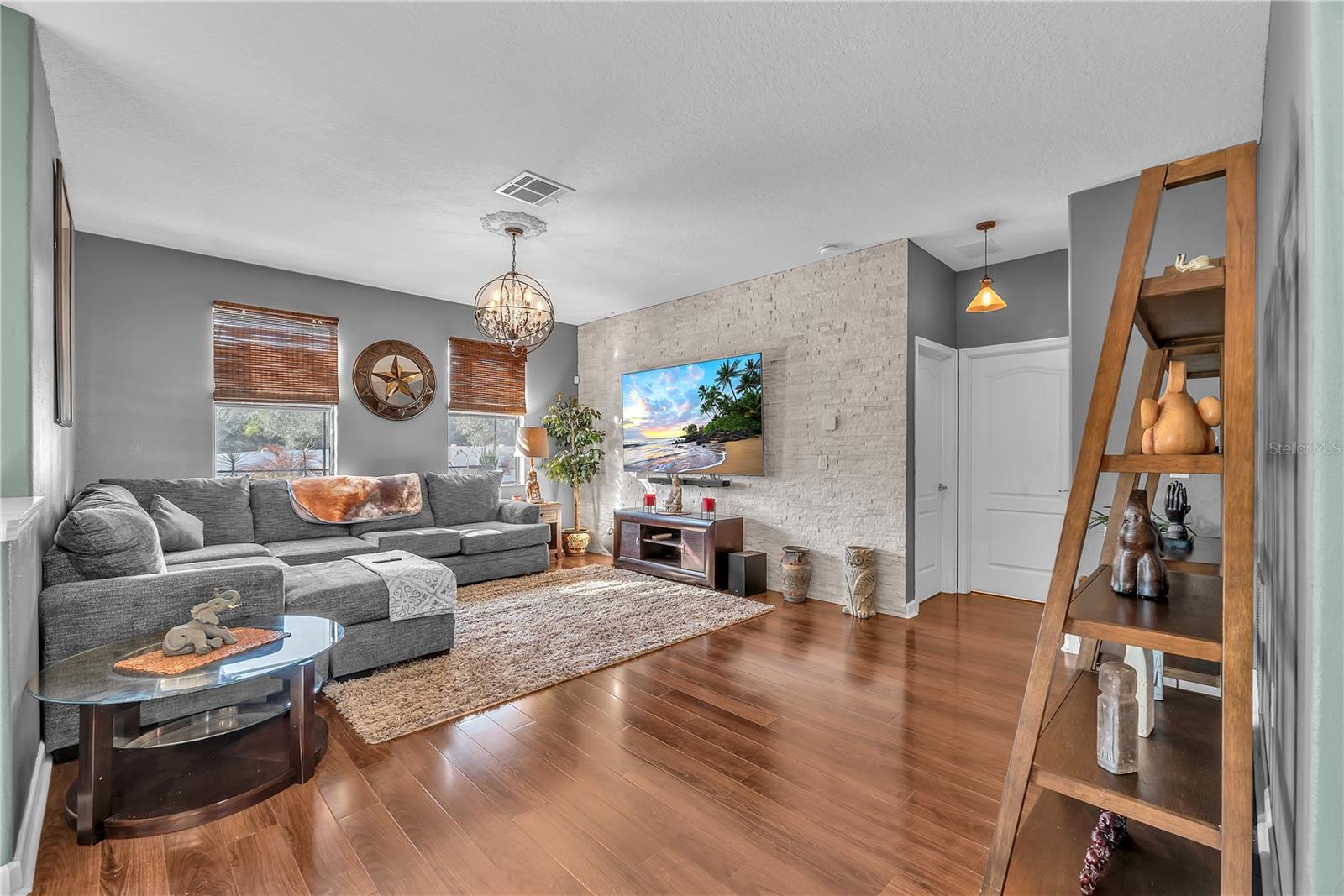 Image 18 of 51 For 20006 Satin Leaf Avenue