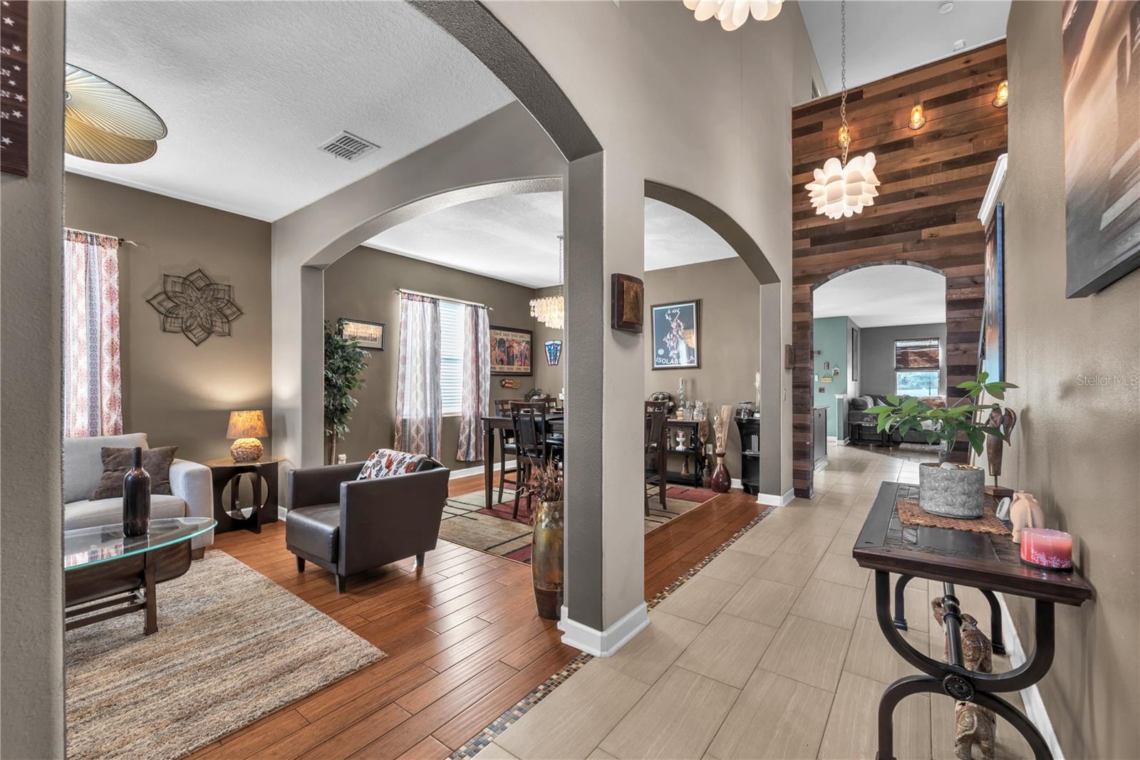 Image 9 of 51 For 20006 Satin Leaf Avenue