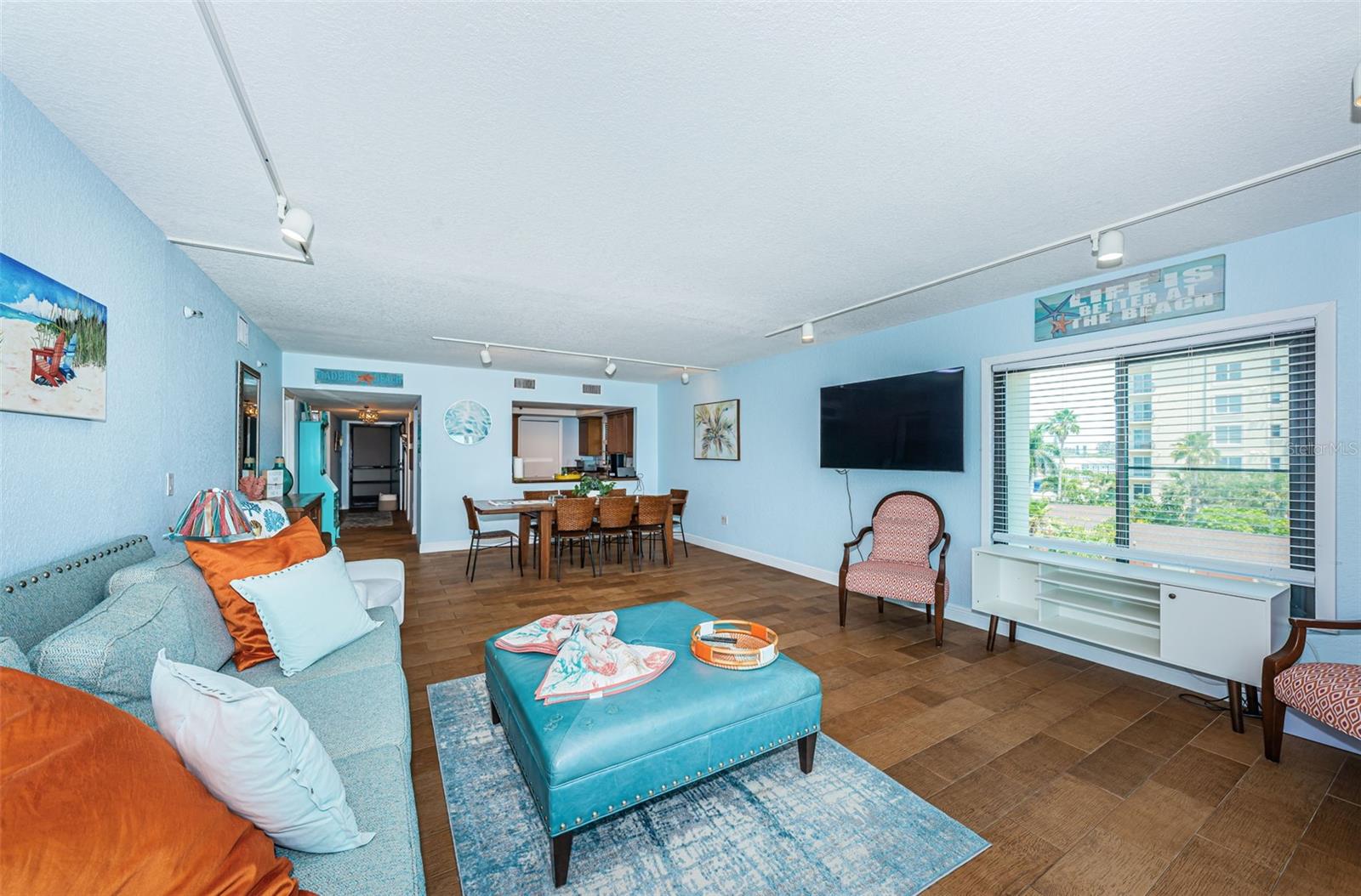 Image 21 of 70 For 13650 Gulf Boulevard 401