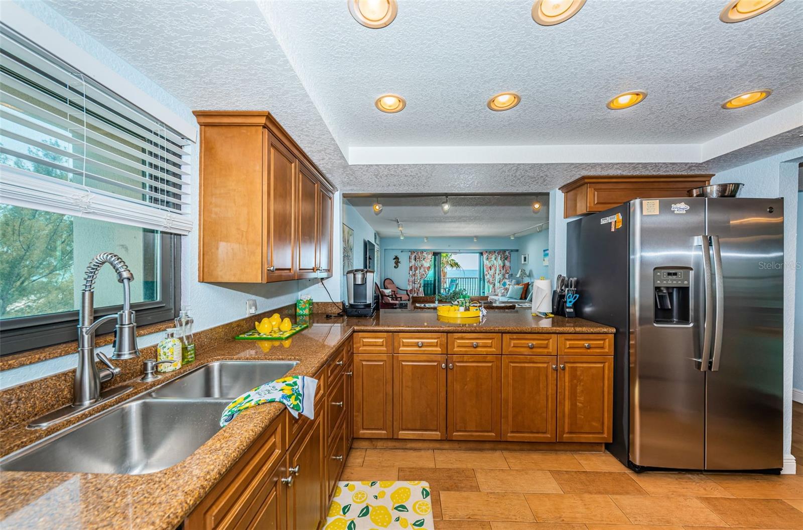 Image 31 of 70 For 13650 Gulf Boulevard 401