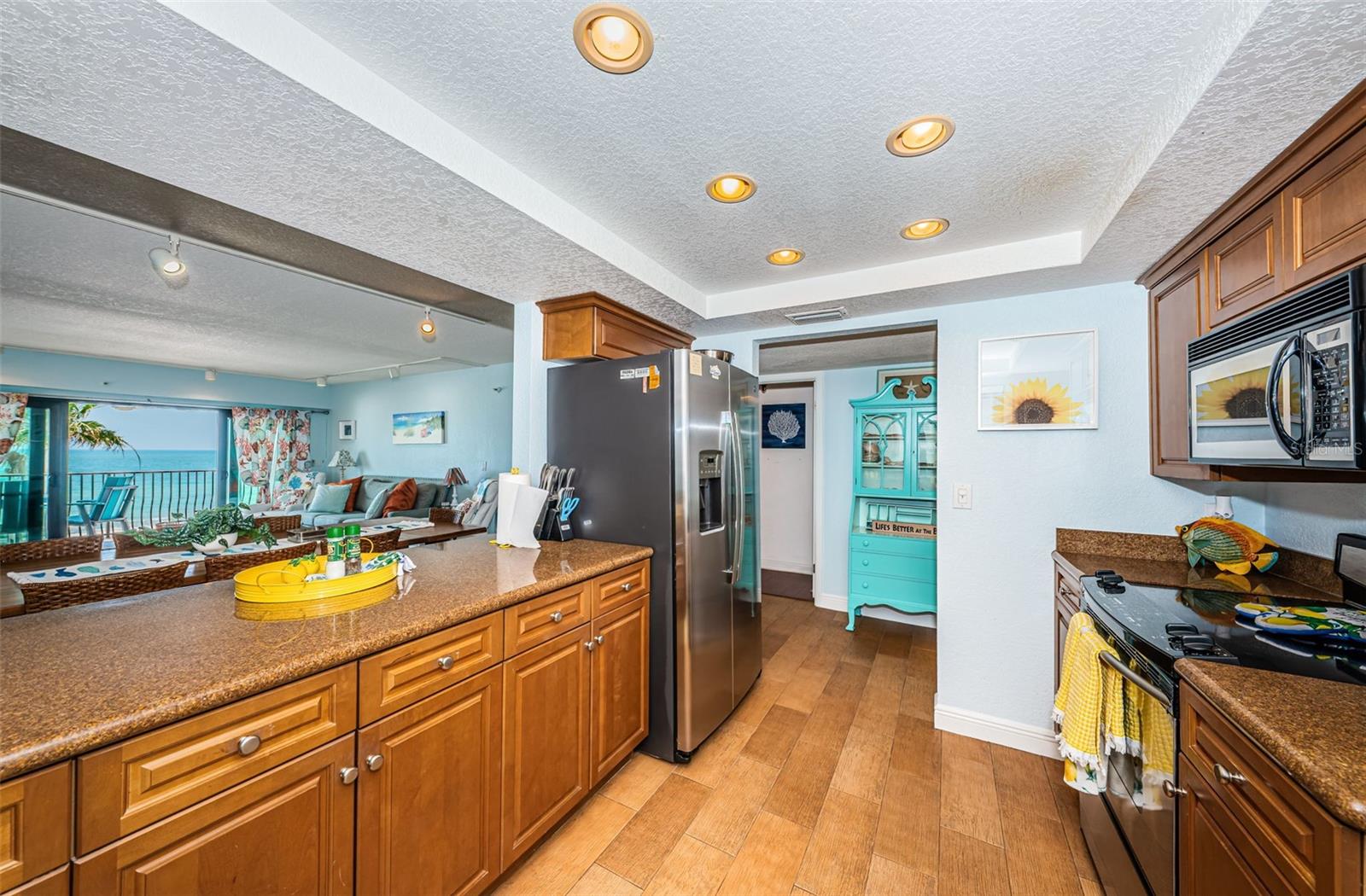 Image 32 of 70 For 13650 Gulf Boulevard 401