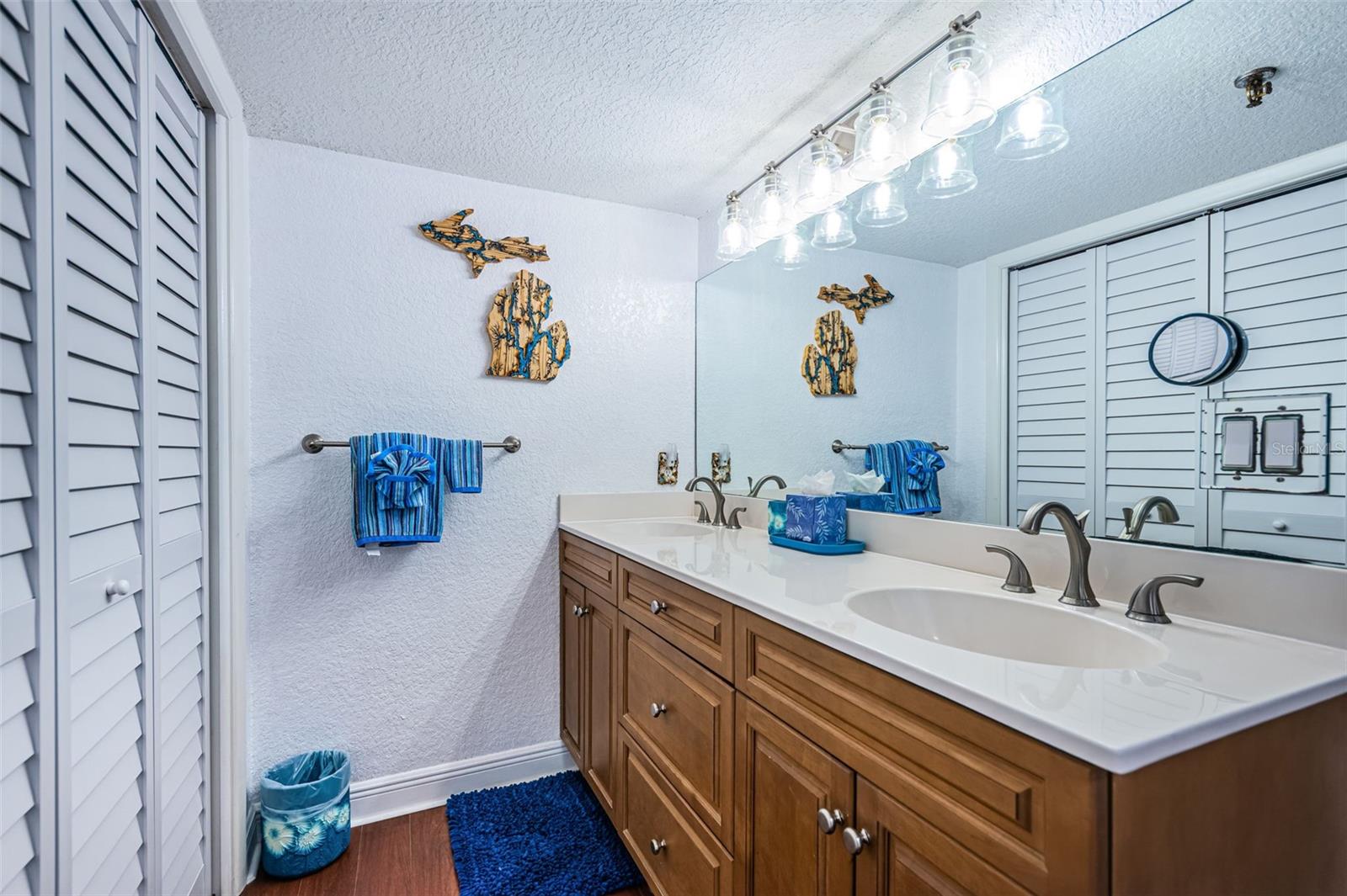 Image 37 of 70 For 13650 Gulf Boulevard 401