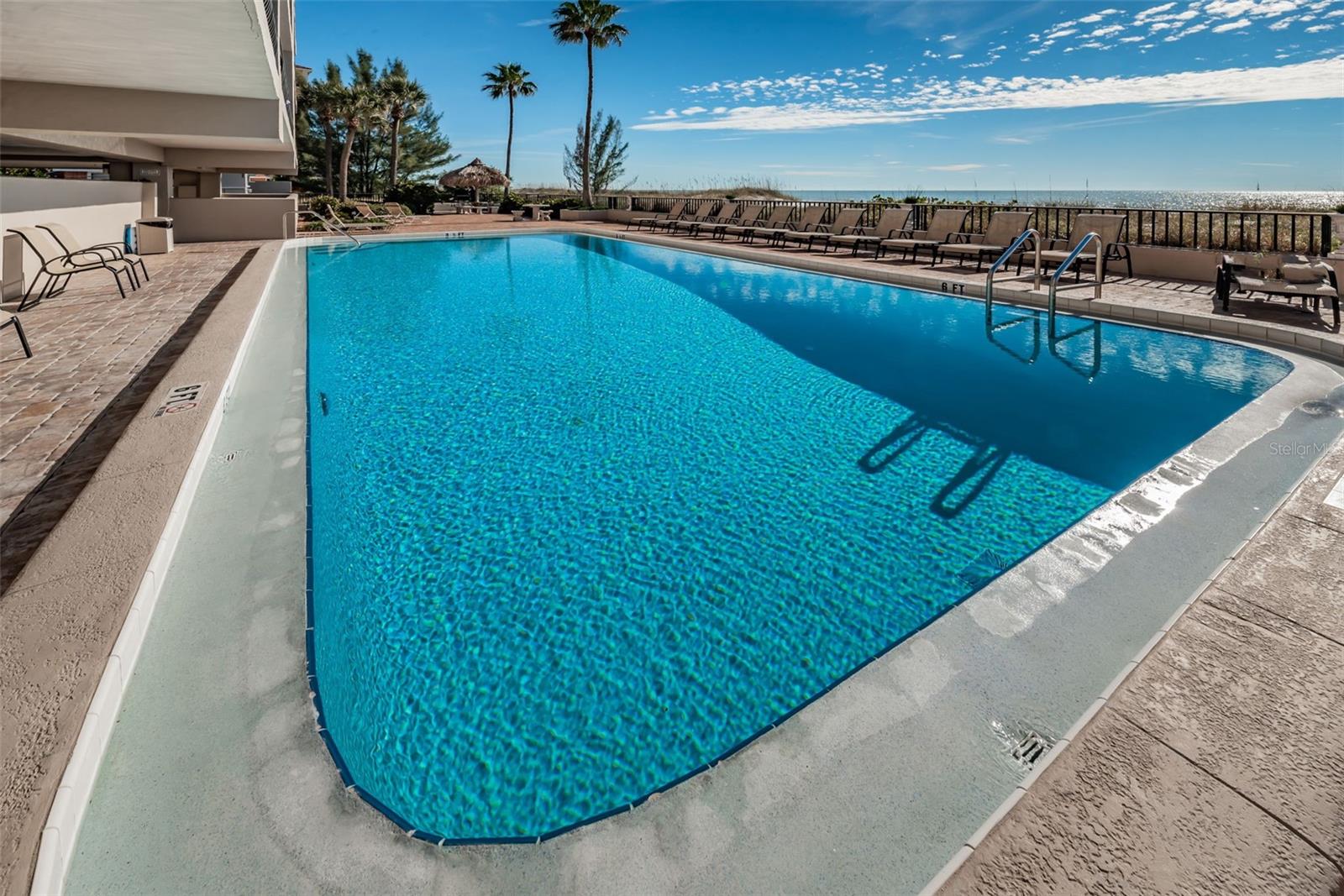 Image 49 of 70 For 13650 Gulf Boulevard 401