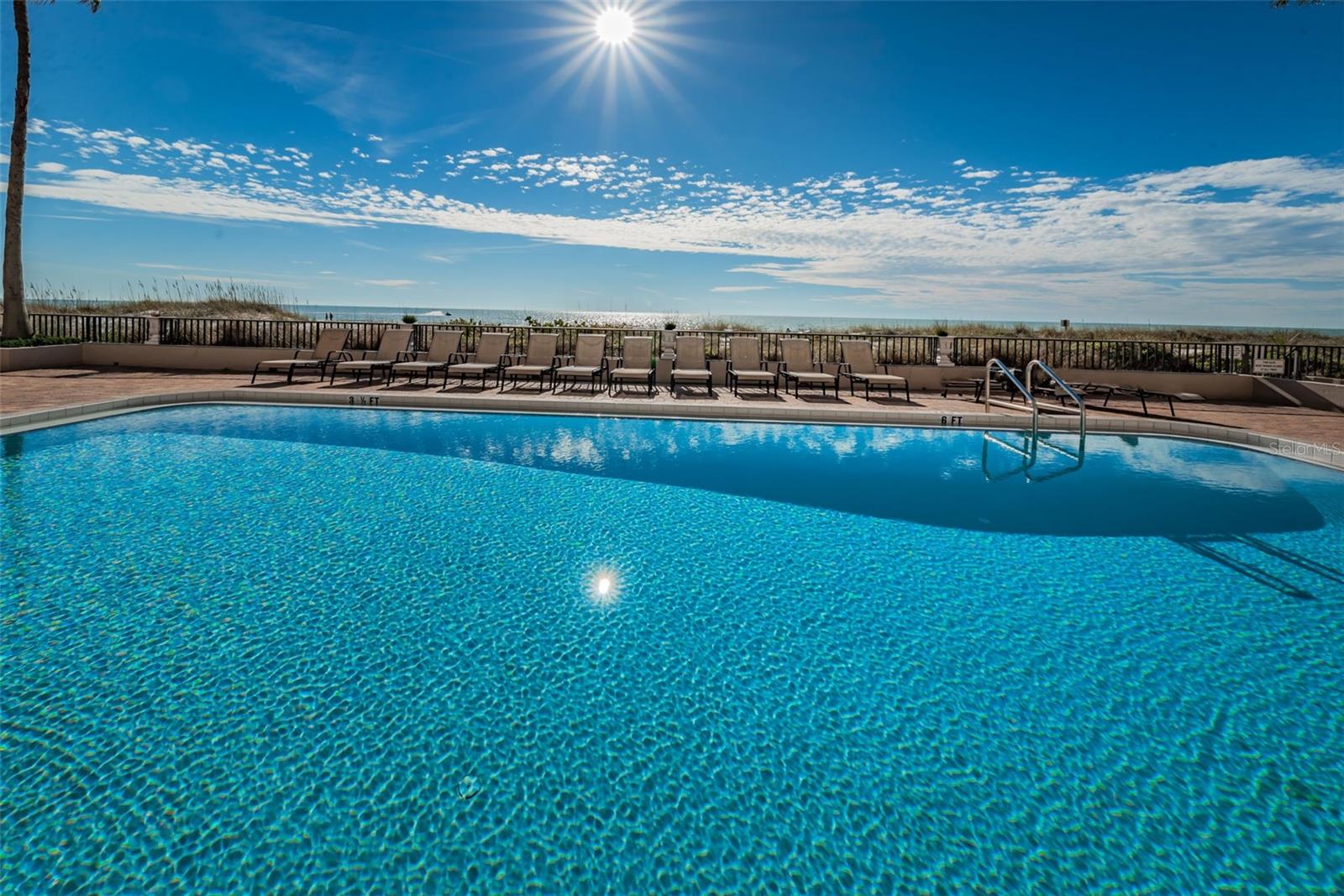 Image 50 of 70 For 13650 Gulf Boulevard 401