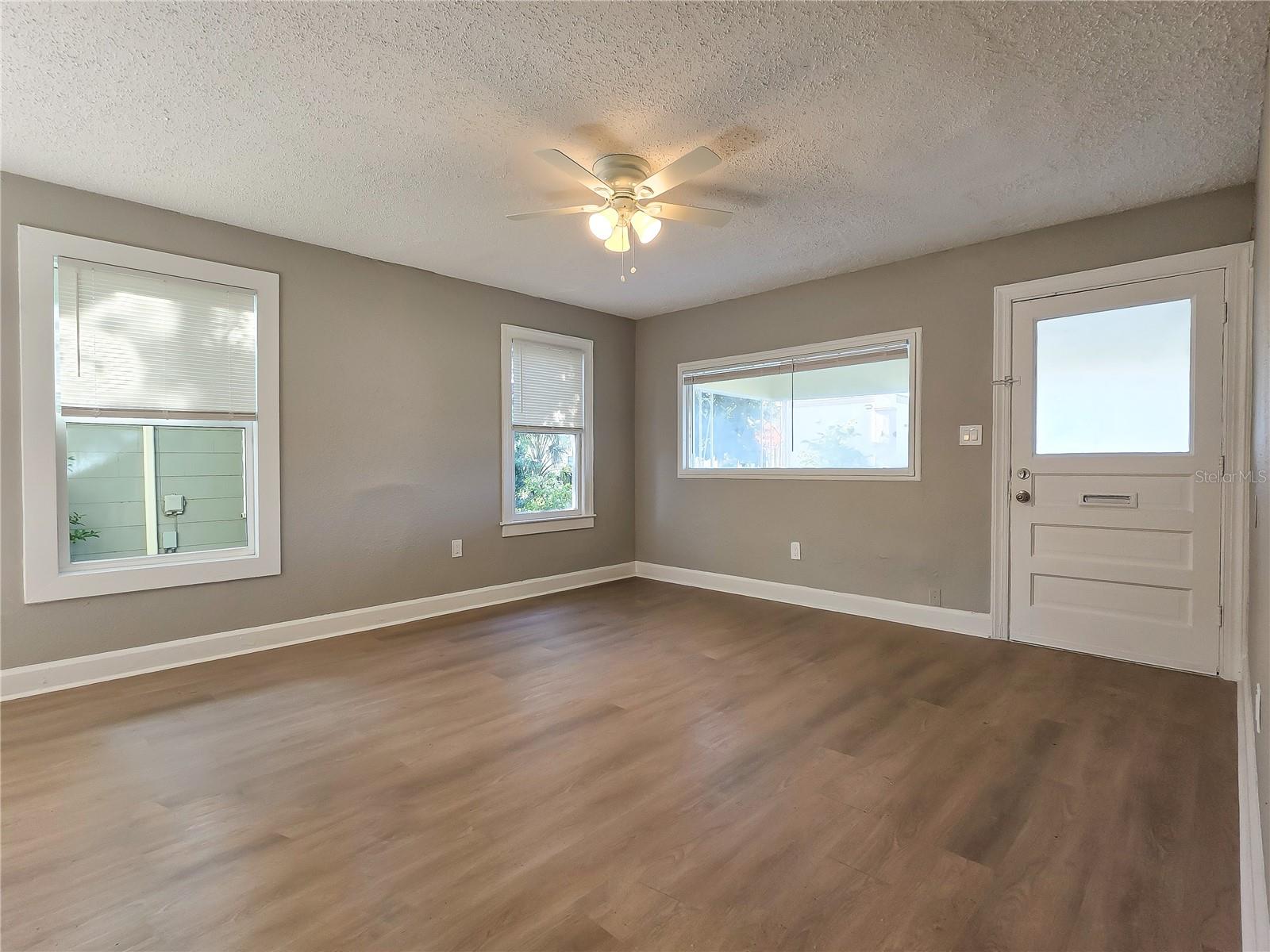 Image 19 of 21 For 3336 Carlisle Avenue S