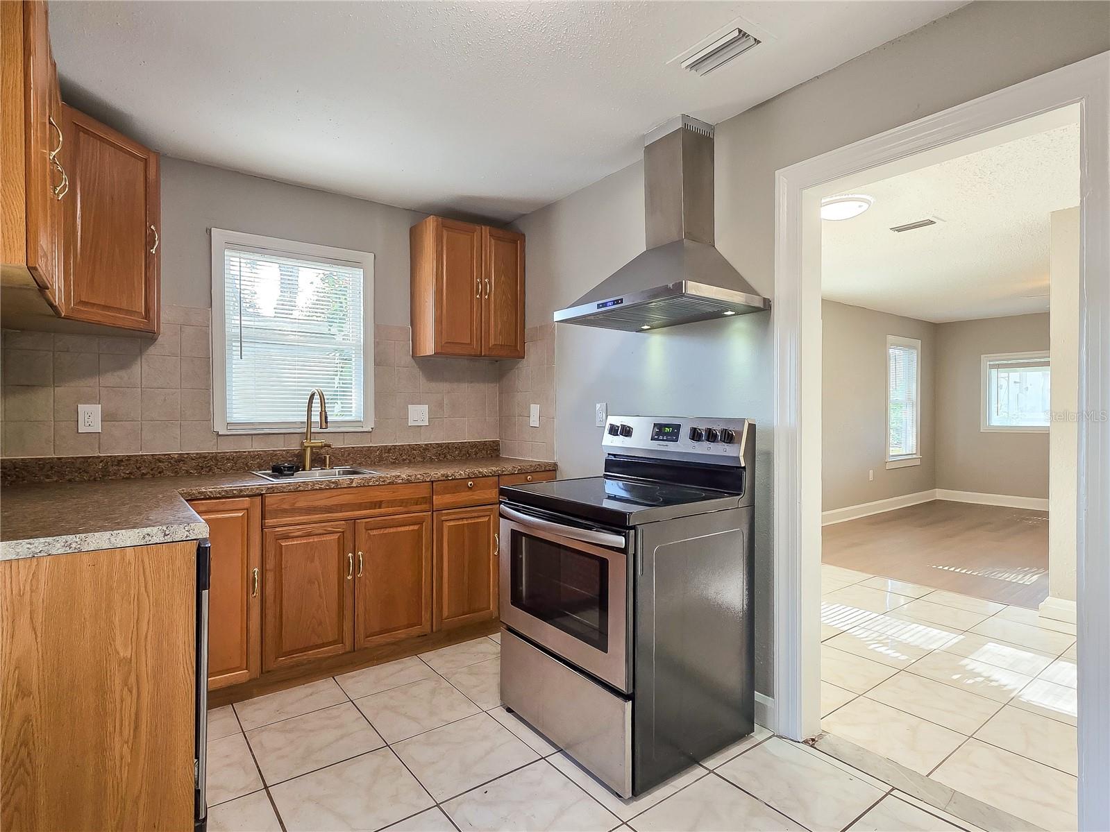 Image 4 of 21 For 3336 Carlisle Avenue S