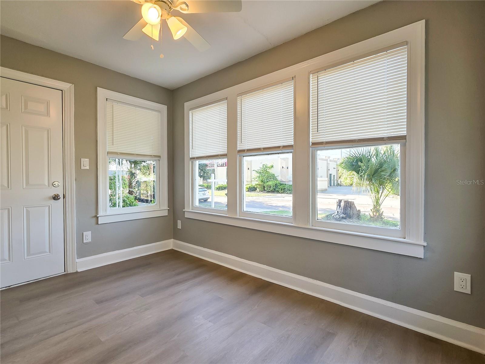 Image 8 of 21 For 3336 Carlisle Avenue S