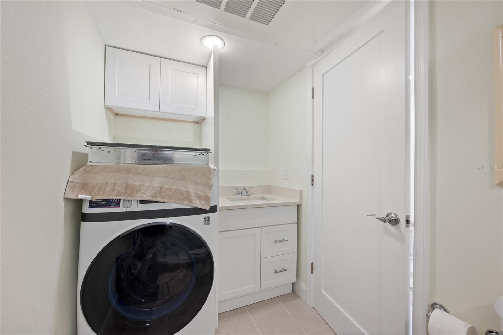 Image 14 of 33 For 240 Medallion Boulevard A