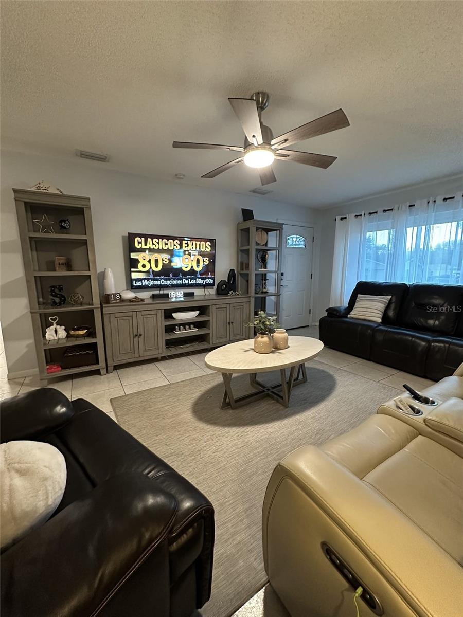 Image 3 of 19 For 2338 Ridgeview Drive