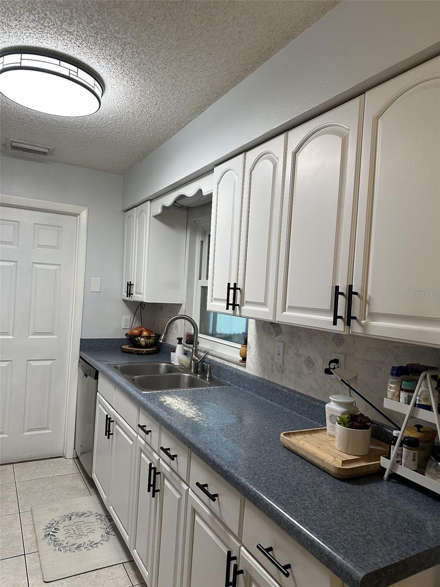 Image 6 of 19 For 2338 Ridgeview Drive