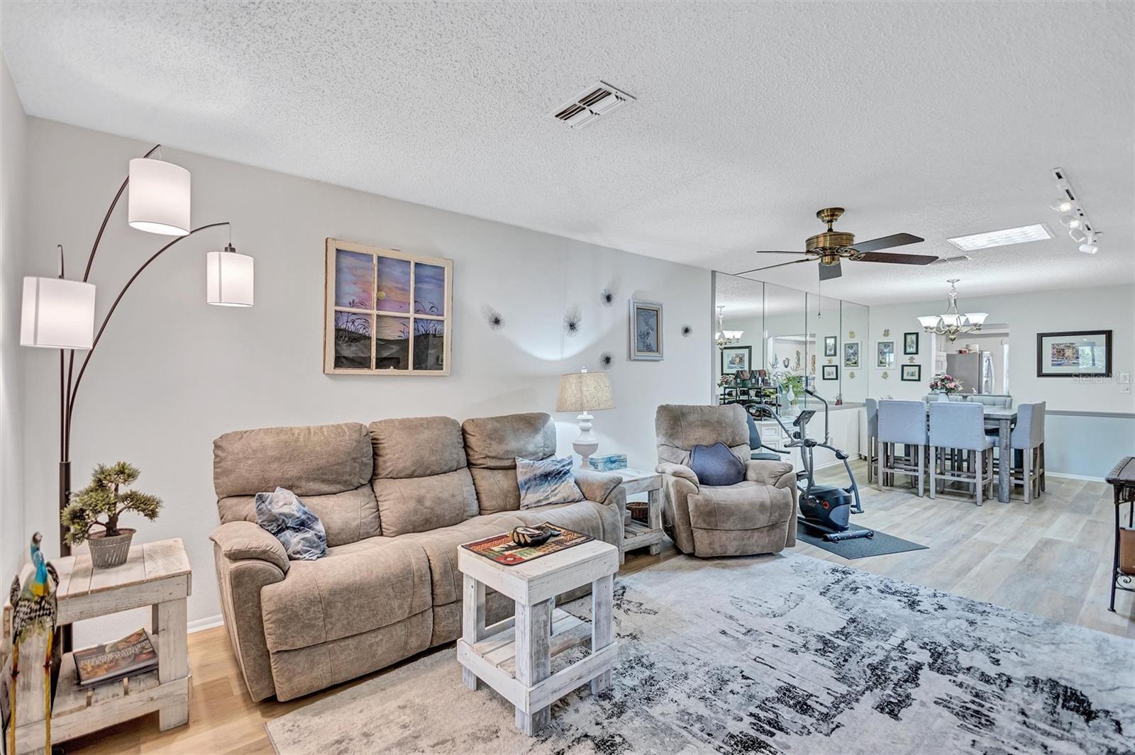 Image 19 of 79 For 2231 Lark Circle E F