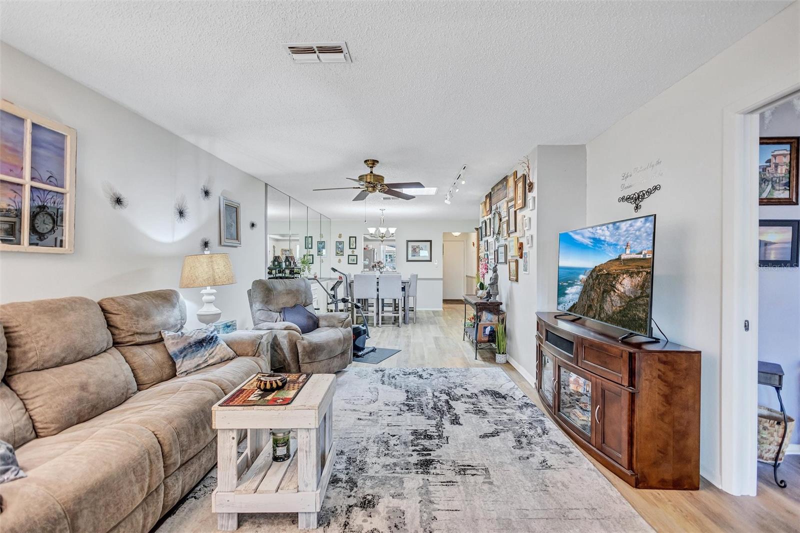 Image 20 of 79 For 2231 Lark Circle E F