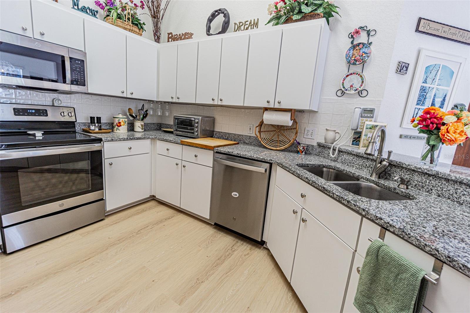 Image 24 of 32 For 21502 Woodstork Lane