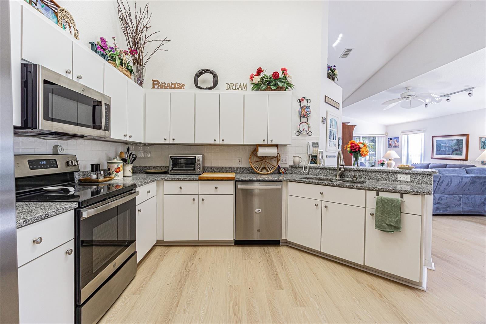 Image 4 of 32 For 21502 Woodstork Lane