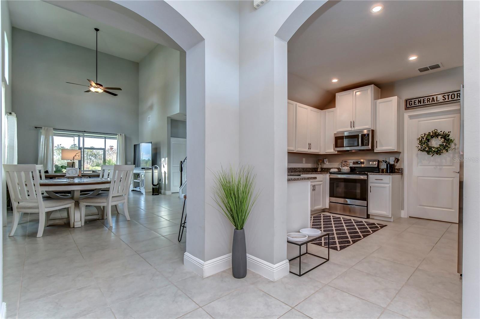 Image 19 of 66 For 2938 Rambler Ivy Loop