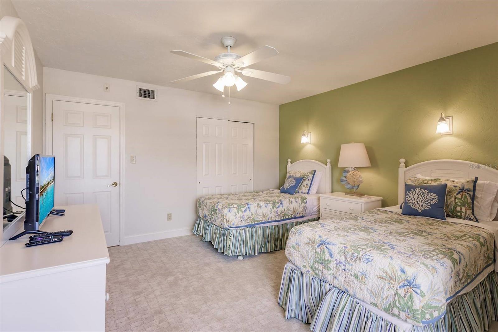 Image 22 of 31 For 1125 Peppertree Drive 605