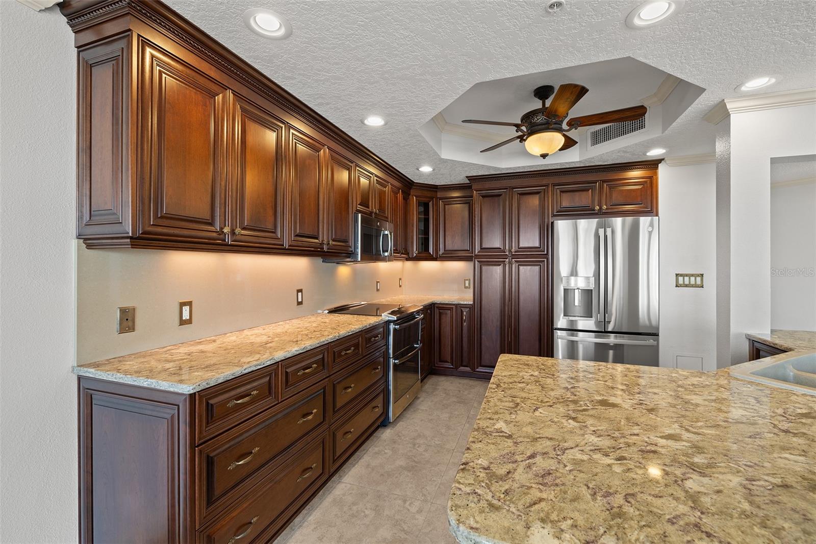 Image 29 of 50 For 371 Channelside Walk Way 902