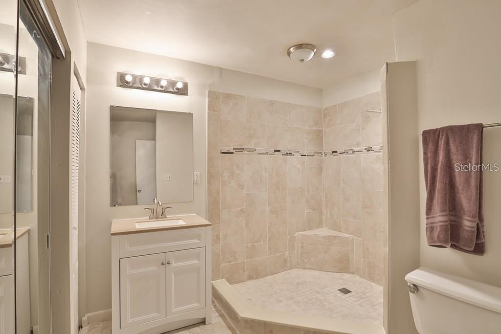 Image 4 of 6 For 7920 George Washington Lane