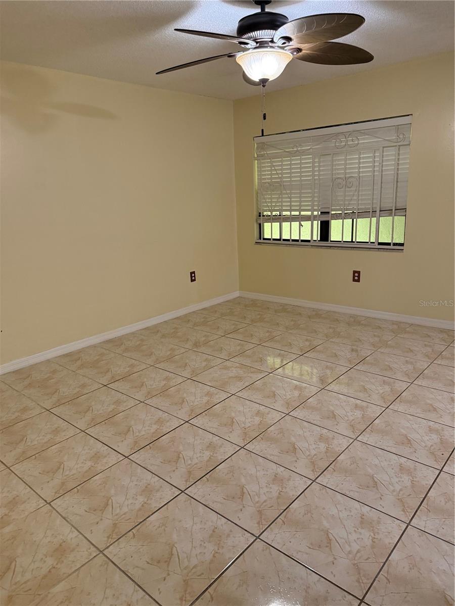 Image 12 of 27 For 4414 Clark Avenue 13