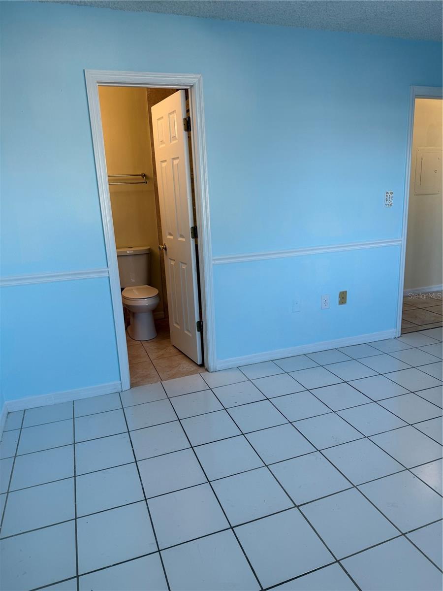 Image 18 of 27 For 4414 Clark Avenue 13