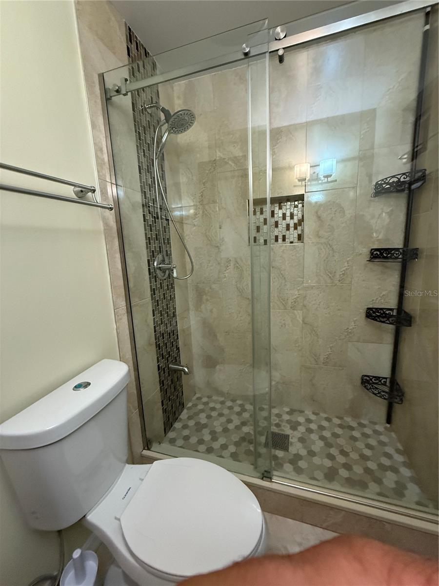 Image 26 of 27 For 4414 Clark Avenue 13