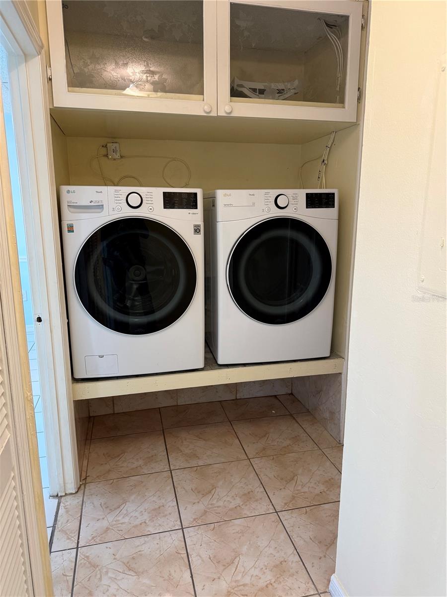 Image 27 of 27 For 4414 Clark Avenue 13