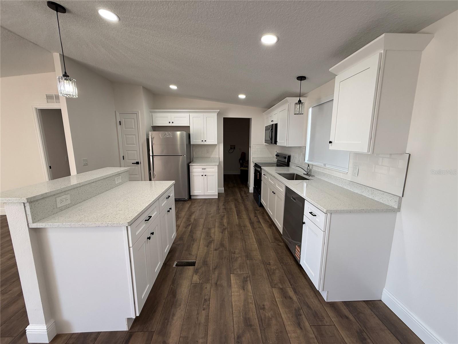 Image 3 of 23 For 3556 C 462