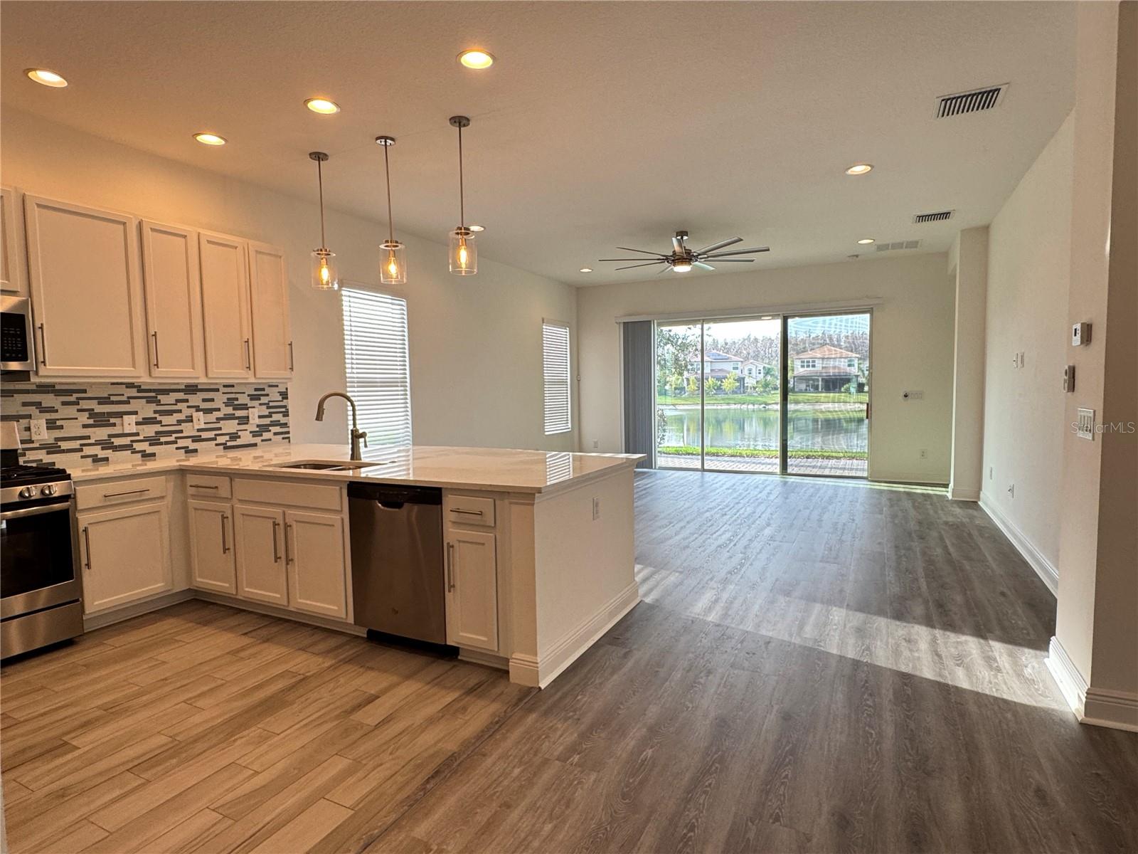 Image 10 of 55 For 31045 Lindentree Drive