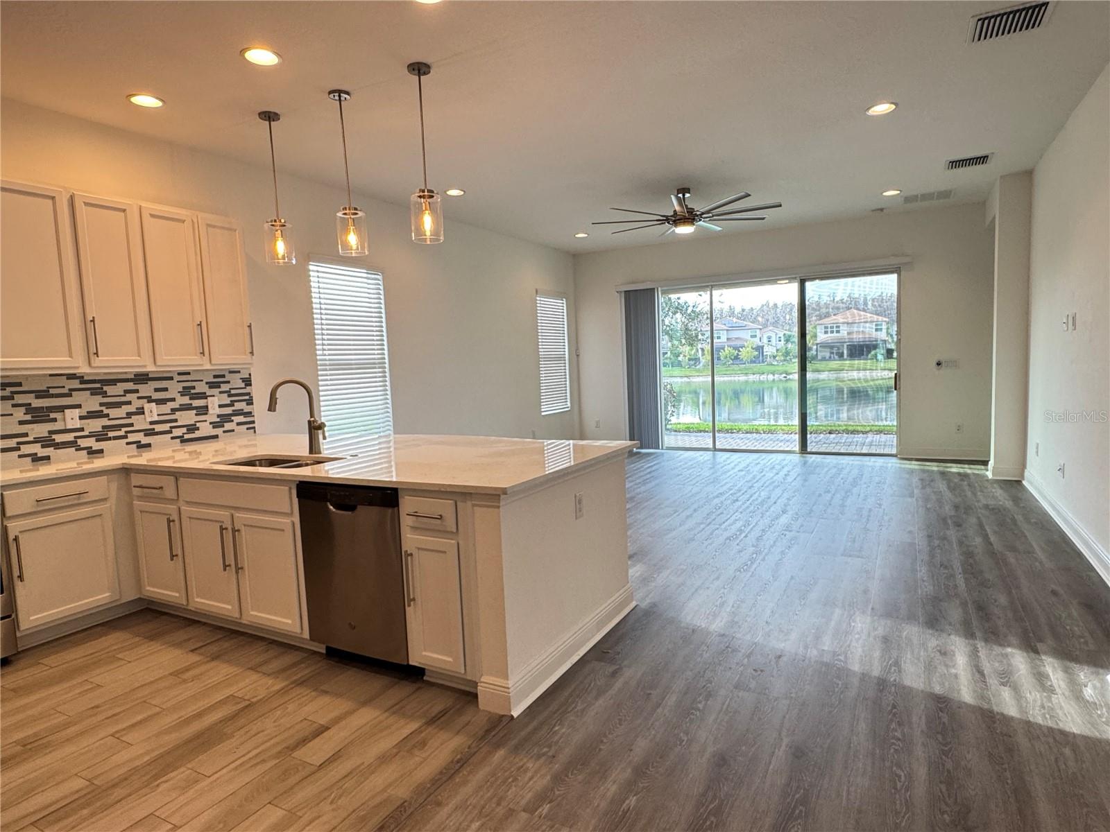 Image 11 of 55 For 31045 Lindentree Drive