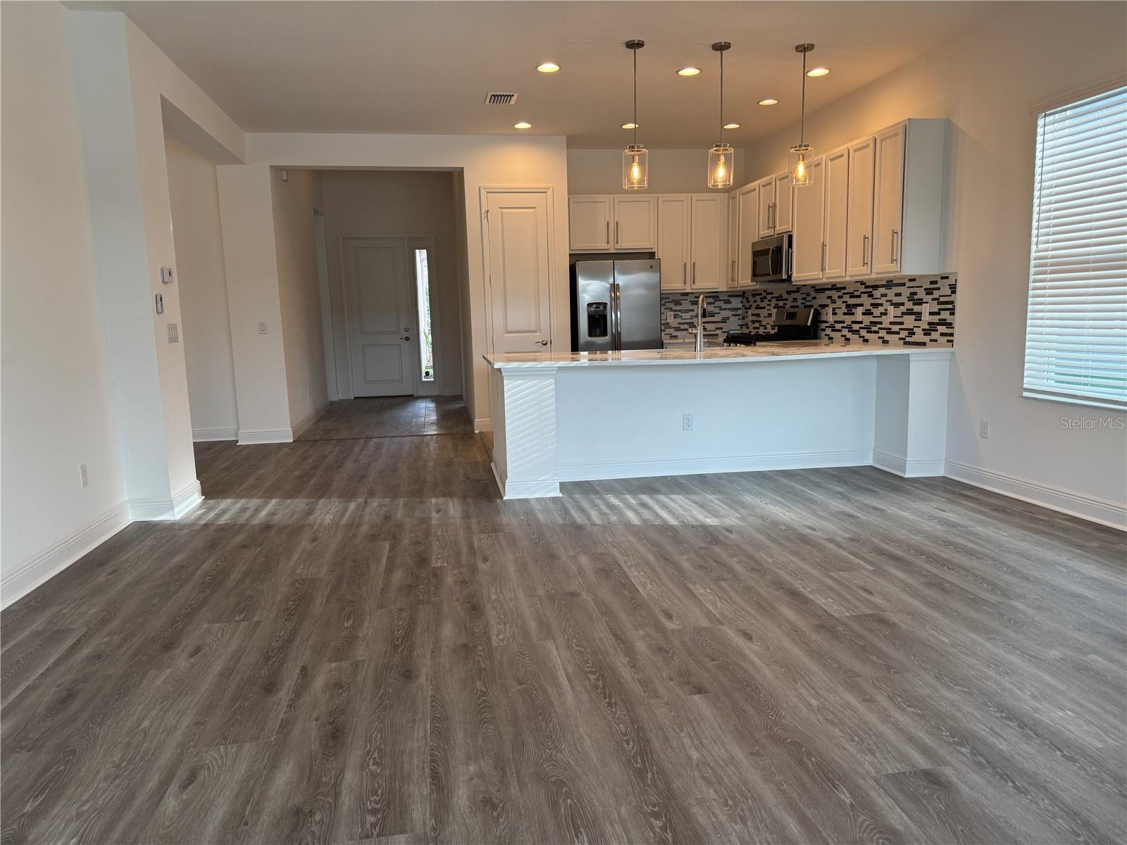 Image 12 of 55 For 31045 Lindentree Drive