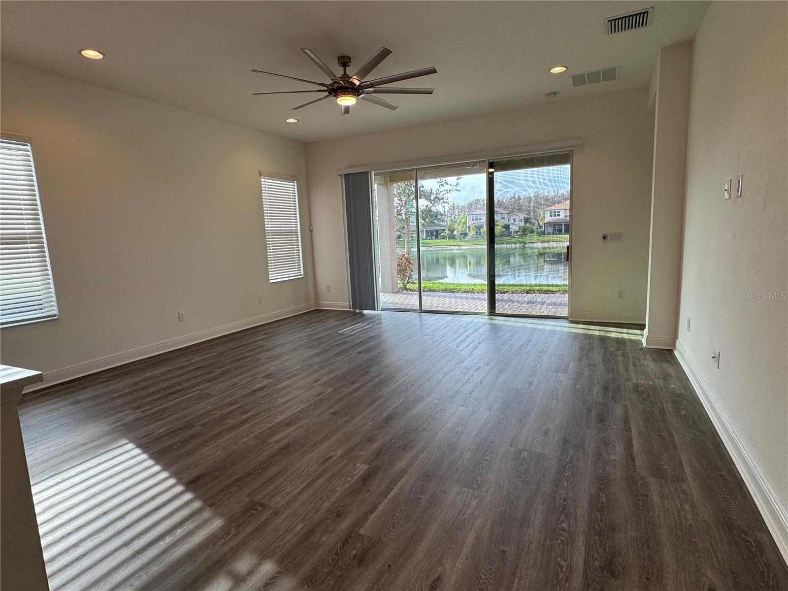 Image 13 of 55 For 31045 Lindentree Drive