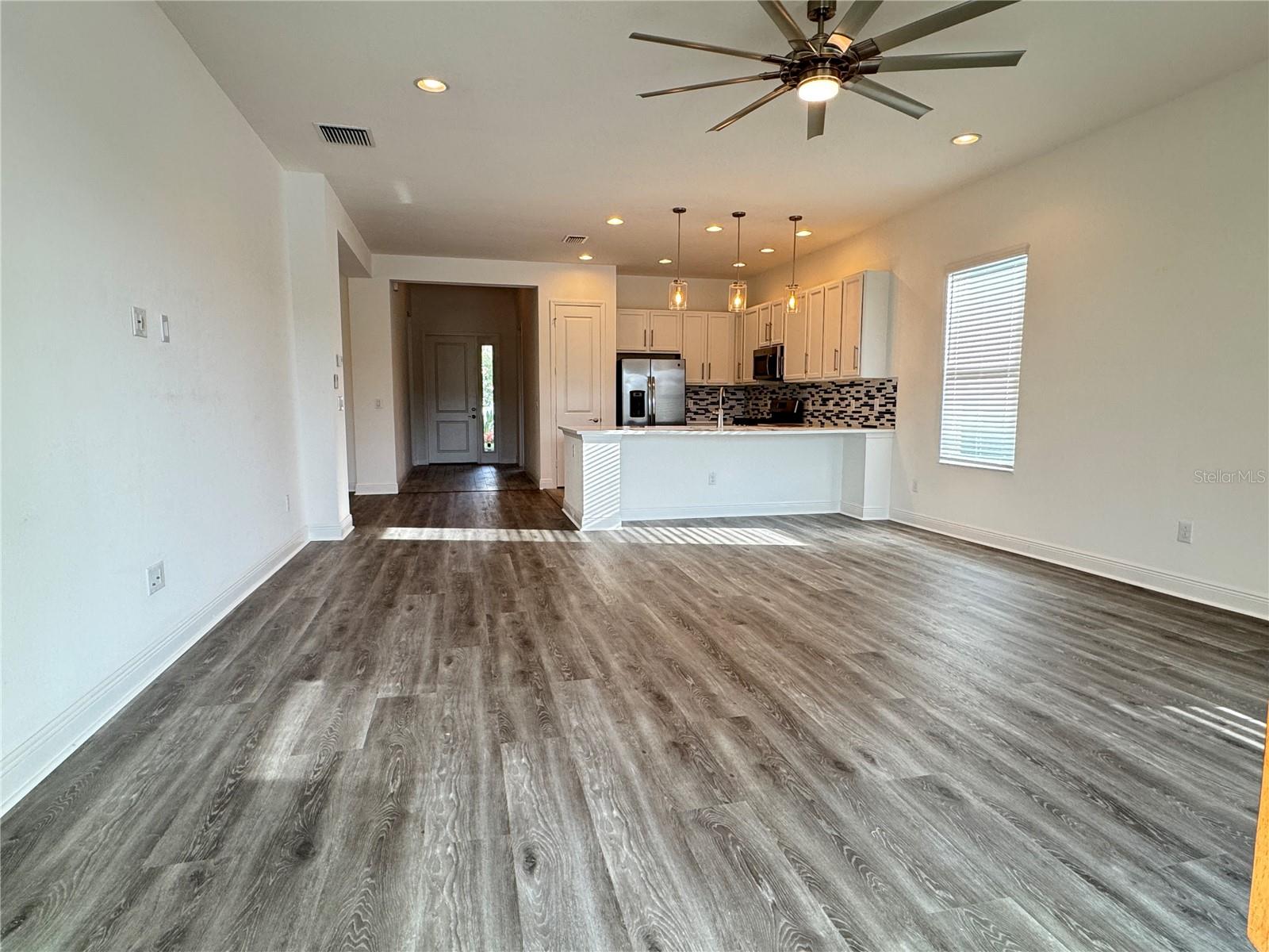 Image 15 of 55 For 31045 Lindentree Drive