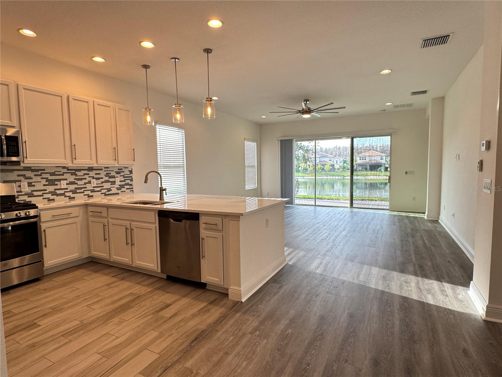 Image 17 of 55 For 31045 Lindentree Drive