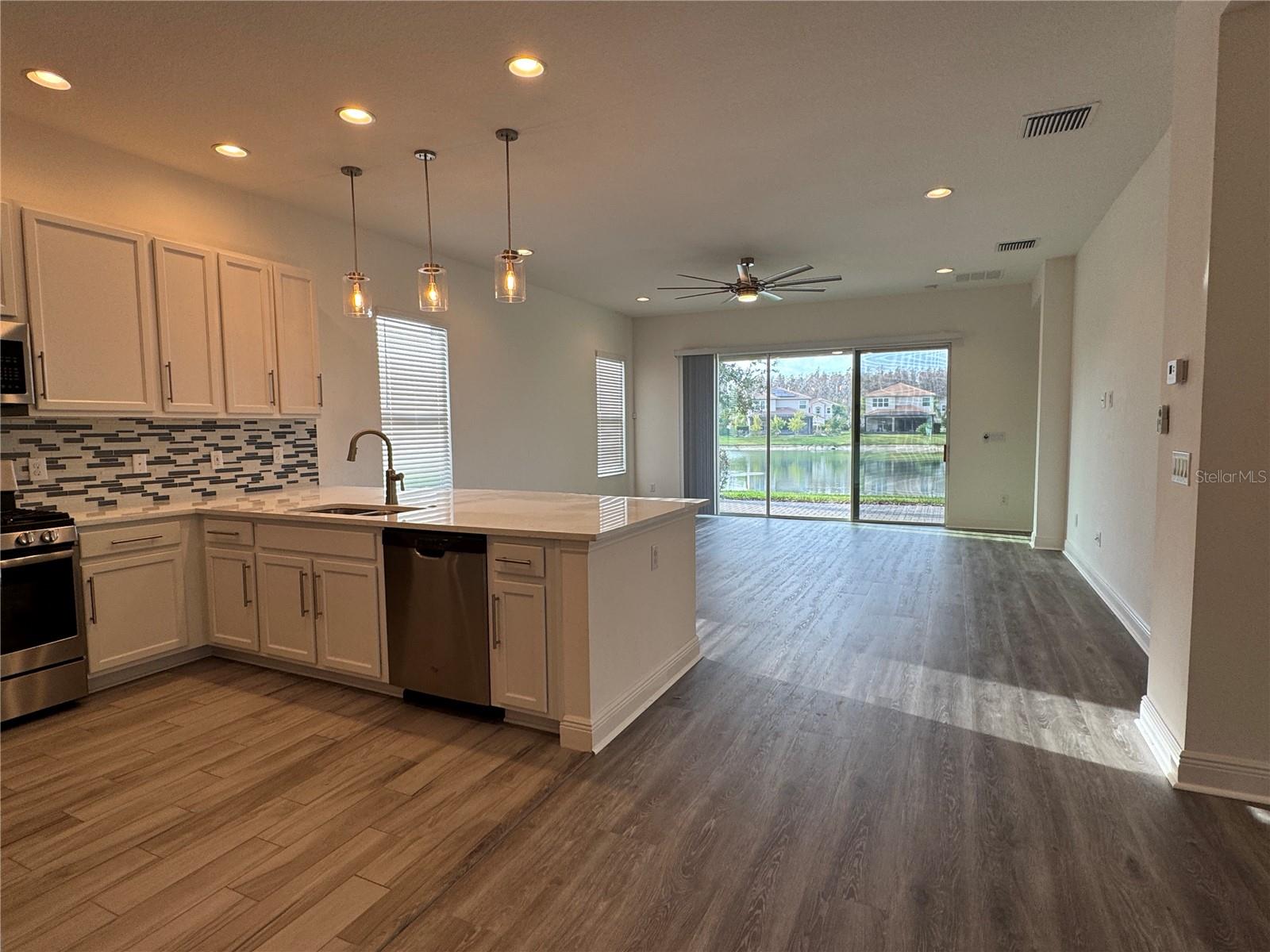 Image 19 of 55 For 31045 Lindentree Drive