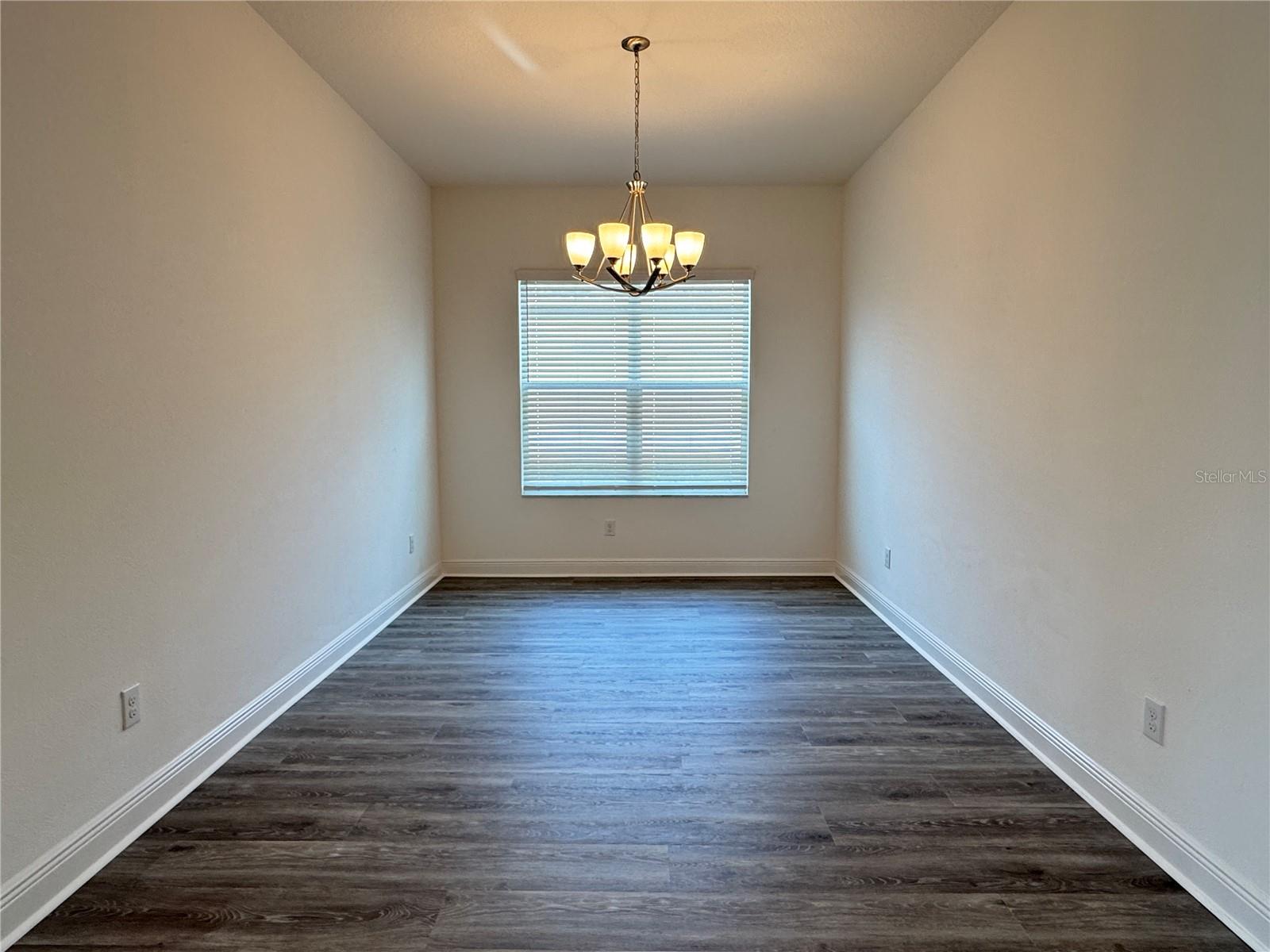 Image 20 of 55 For 31045 Lindentree Drive