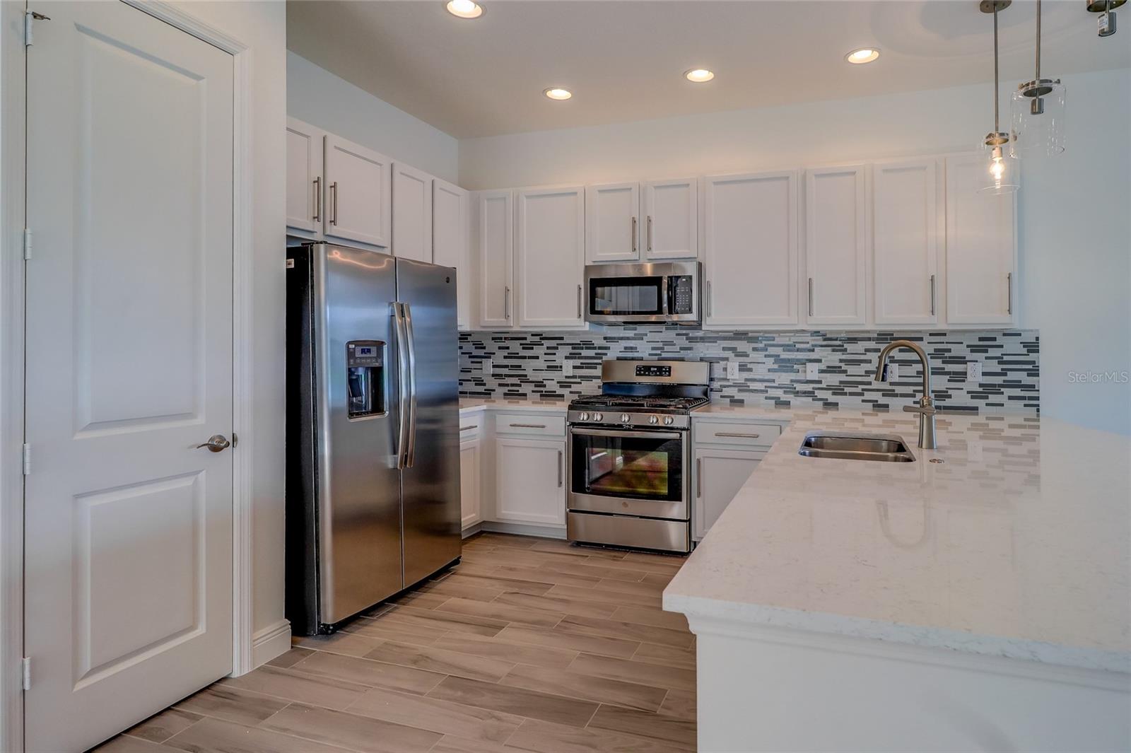 Image 5 of 55 For 31045 Lindentree Drive